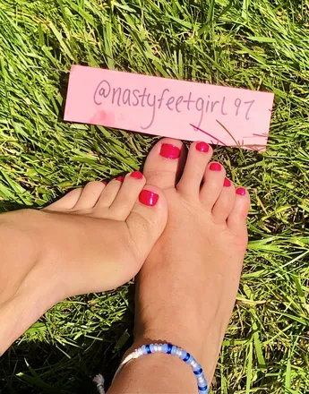 OnlyFans cuenta nastyfeetgirl97 header 2