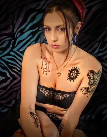 OnlyFans cuenta ravenmarie26 avatar 1