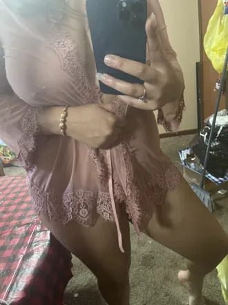 OnlyFans cuenta prettyyellowww header 2