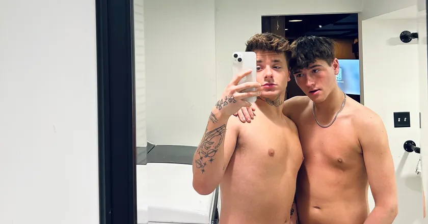 OnlyFans cuenta rivercameron header 2