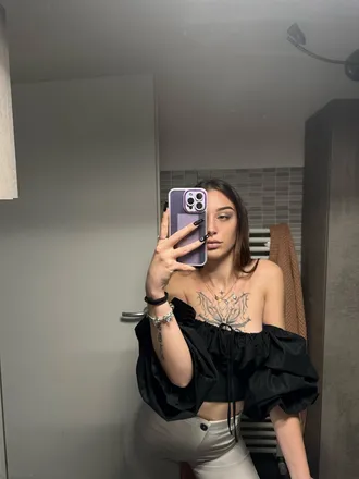 OnlyFans cuenta chiccaaaaa23 header 2