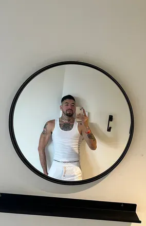 OnlyFans account  hugecock22x7 avatar 1