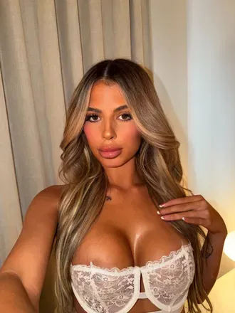 OnlyFans cuenta aryaaxoxo avatar 1