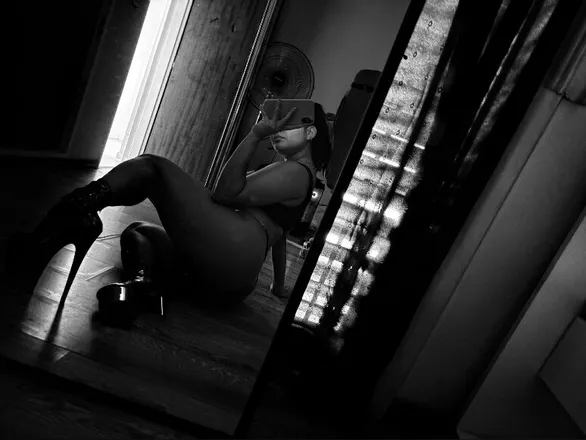 OnlyFans account  abrillx header 2