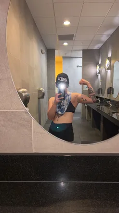 OnlyFans cuenta mmstatiic header 2