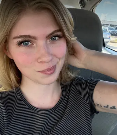 OnlyFans account  ellieezeilerrrx avatar 1