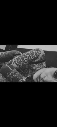 OnlyFans cuenta lessiettax header 2