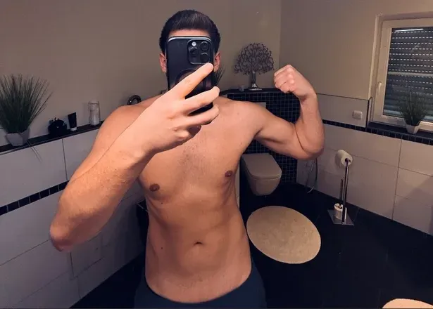 OnlyFans cuenta thommy_98 header 2