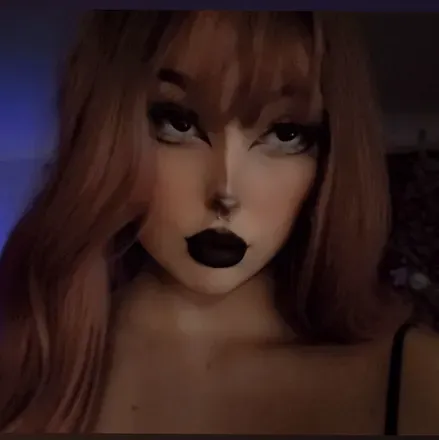 OnlyFans cuenta dollfacefaye avatar 1