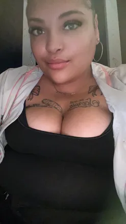 OnlyFans cuenta poochiethegoddess header 2