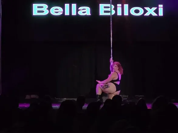 OnlyFans cuenta bellabiloxi header 2