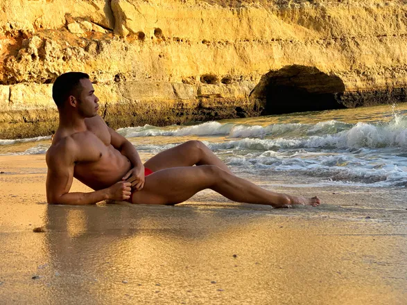 OnlyFans cuenta alessandro2020 header 2
