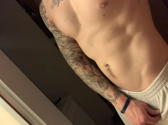 OnlyFans cuenta thetriskett header 2