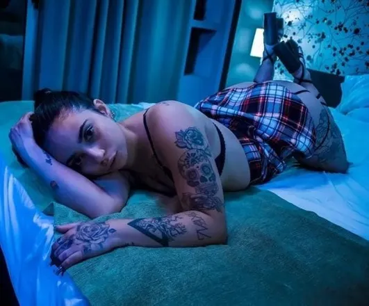 OnlyFans account  soy.tusicariaoficial header 2
