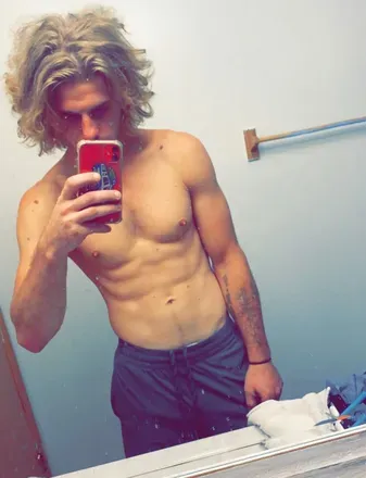 OnlyFans cuenta travel_guy213 avatar 1