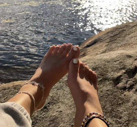 OnlyFans cuenta summers.tiny.tootsies header 2
