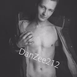 OnlyFans cuenta danzee212 avatar 1