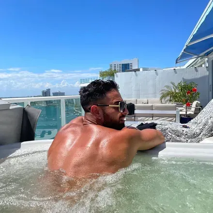 OnlyFans cuenta sexycurtis header 2