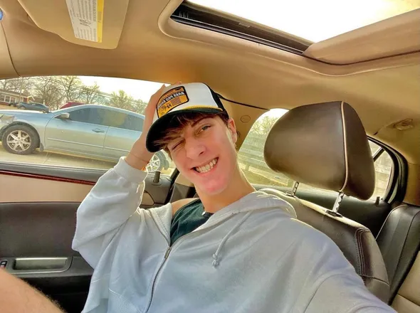 OnlyFans cuenta aidenwildhaber1 header 2