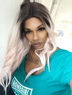 OnlyFans cuenta traxnnychantel header 2