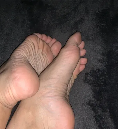 OnlyFans cuenta honeytoes1 header 2