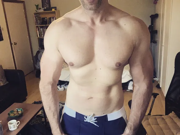 OnlyFans account  powertraining_harm header 2