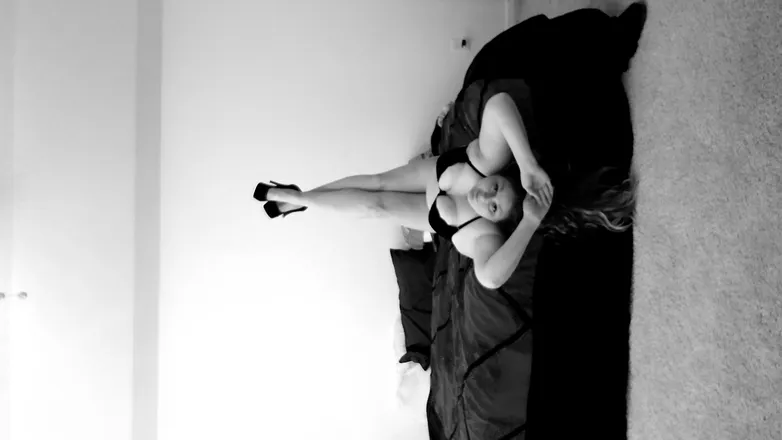 OnlyFans cuenta busty_bivixen header 2