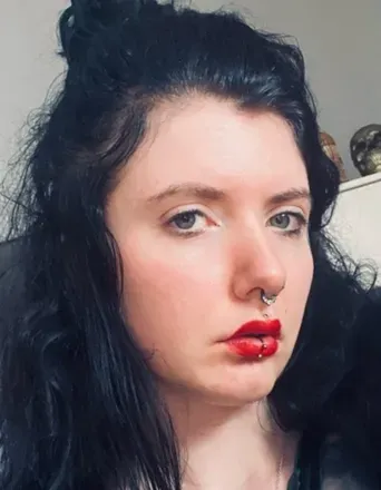 OnlyFans account  luna_frozen94 avatar 1