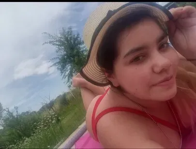 OnlyFans account  pini_2001 header 2