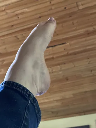 OnlyFans cuenta alabastrinefeet header 2