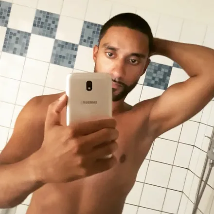 OnlyFans cuenta khakipi header 2