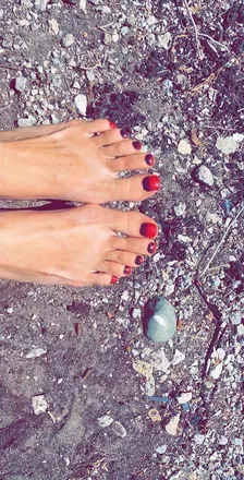 OnlyFans account  feetlegs4u avatar 1