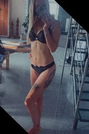 OnlyFans account  mademoiselle_allie avatar 1