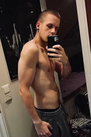 OnlyFans cuenta unge_blodstrupmoen avatar 1