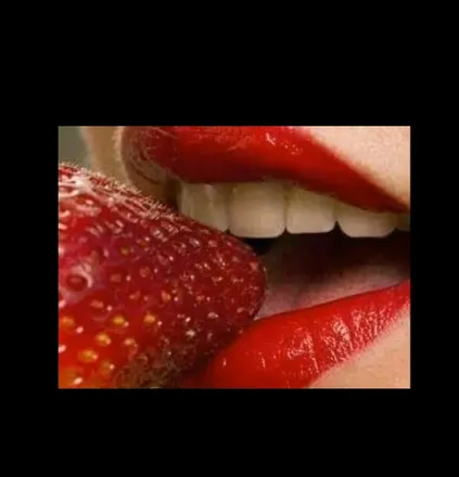 OnlyFans cuenta strawberryseed header 2
