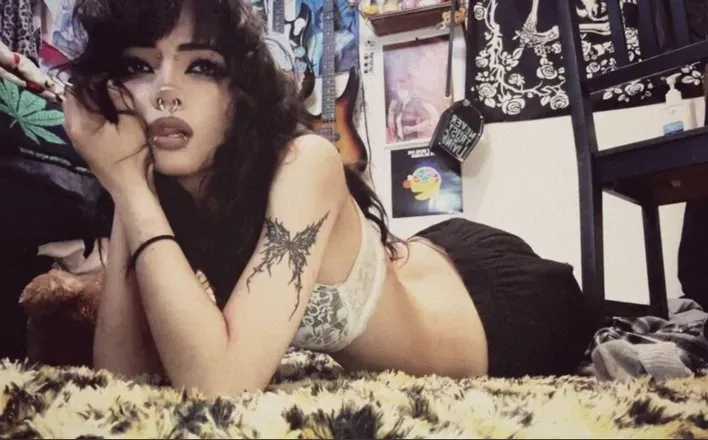 OnlyFans account  slvt4nicotine header 2