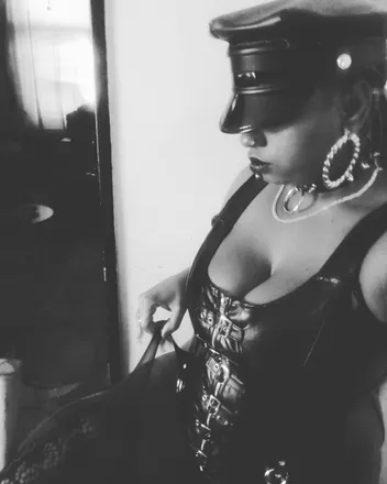 OnlyFans cuenta mistressroannawidow header 2