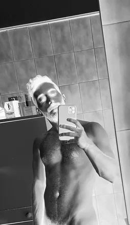 OnlyFans account  trvsza header 2