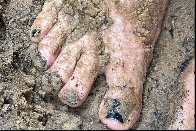 OnlyFans cuenta dirtysluttyfeet header 2