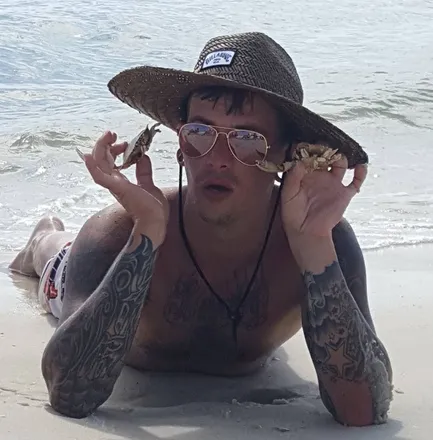 OnlyFans cuenta tattedfewl header 2