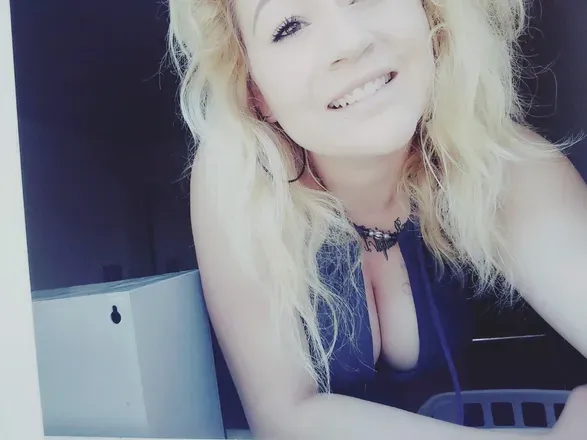 OnlyFans account  ihtzlilredbby avatar 1