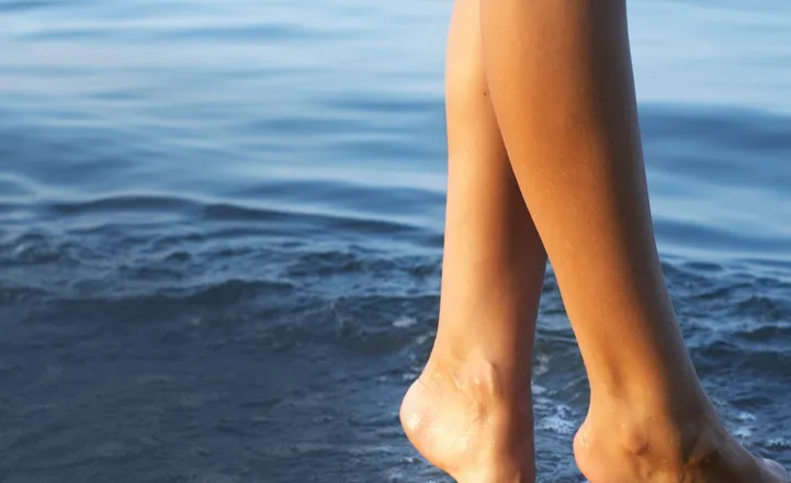 OnlyFans cuenta feetloveydovey header 2