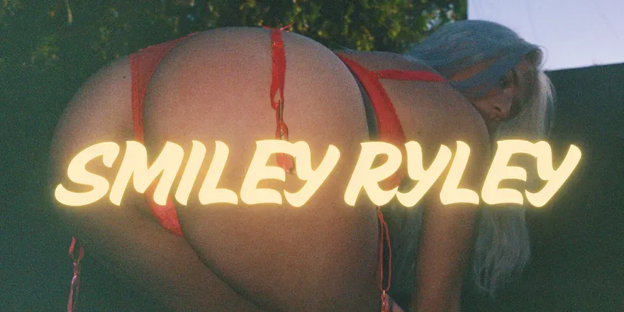 OnlyFans cuenta smileyryley header 2
