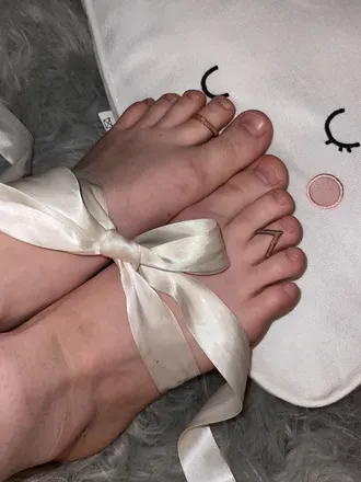 OnlyFans cuenta floweronefeet avatar 1