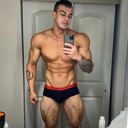 OnlyFans cuenta mobetterthanone avatar 1
