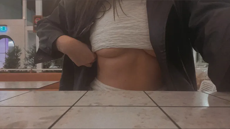 OnlyFans cuenta bellabrooks26 header 2