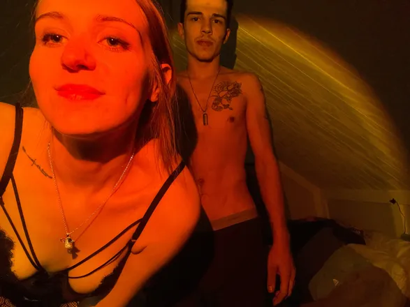 OnlyFans cuenta newleyweds69 header 2