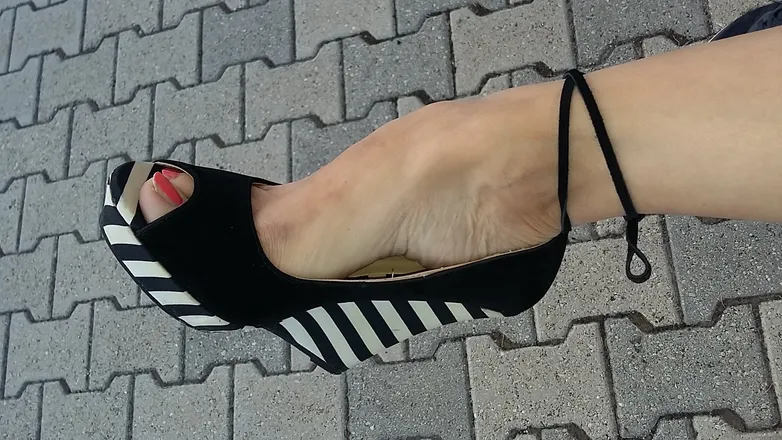 OnlyFans cuenta missfeety_official header 2