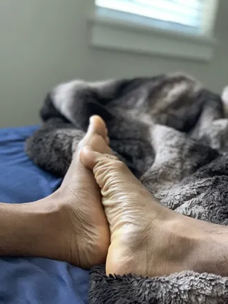 OnlyFans cuenta hisprettyfeet header 2