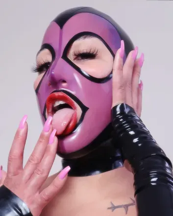 OnlyFans cuenta latexgomita avatar 1